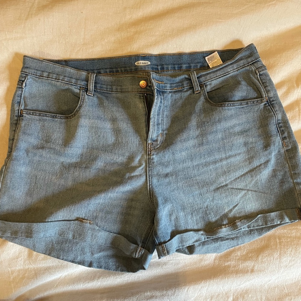 Old navy shorts size 18